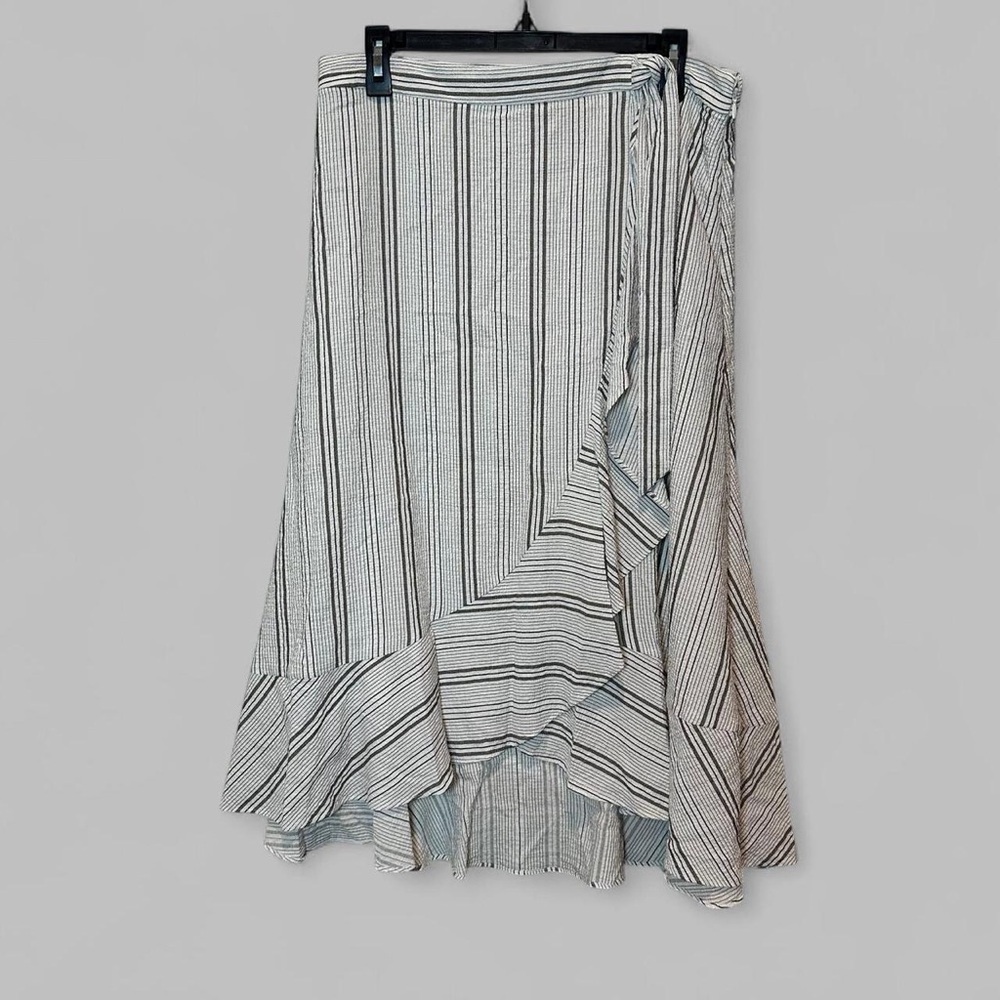 Calvin Klein Asymmetrical Black and White Ruffle Striped Skirt size 10
